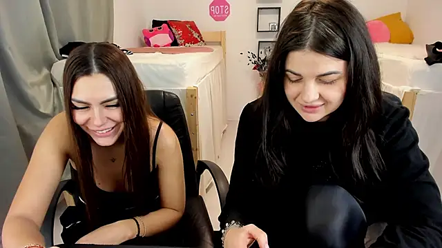 Snapshot of TiffanySweet chatting on December 27, 2024, 8:28 pm TiffanySweet online show from December 27, 2024, 8:28 pm