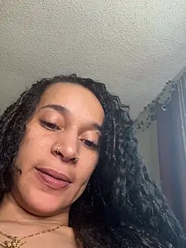 Snapshot of Shuggabutt chatting on February 28, 2026, 10:42 pm Shuggabutt online show from February 28, 2026, 10:42 pm