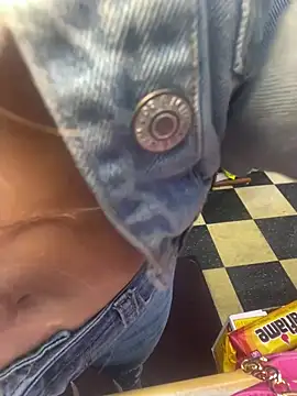 Snapshot of Shuggabutt chatting on February 10, 2025, 3:57 am Shuggabutt online show from February 10, 2025, 3:57 am