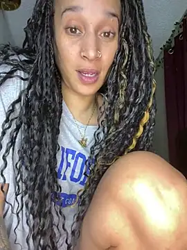 Snapshot of Shuggabutt chatting on February 16, 2026, 9:30 am Shuggabutt online show from February 16, 2026, 9:30 am