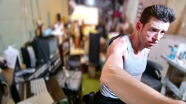 Snapshot of savageconfidence chatting on October 17, 2025, 9:01 am savageconfidence online show from October 17, 2025, 9:01 am