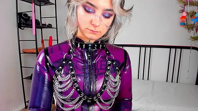 lady sontse  online show from February 10, 2025, 8:10 pm