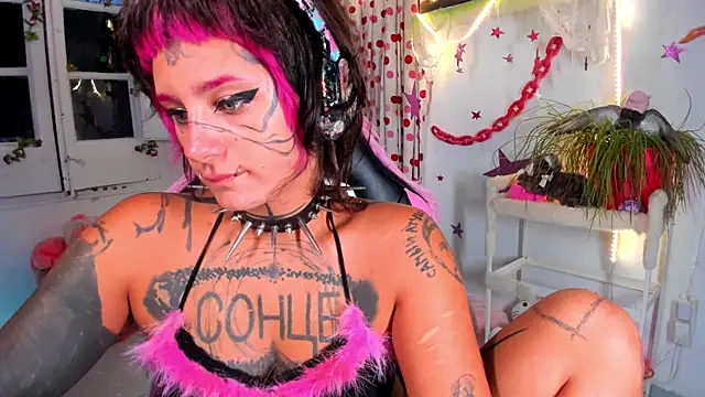 lady sontse  online show from July 20, 2026, 7:38 pm