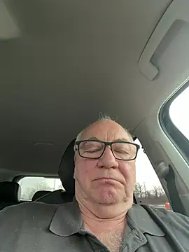 Snapshot of biggandybig chatting on January 17, 2026, 12:53 pm biggandybig online show from January 17, 2026, 12:53 pm