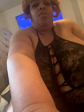 Snapshot of Missredboneo12 chatting on November 3, 2025, 6:44 pm Missredboneo12 online show from November 3, 2025, 6:44 pm