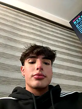 Snapshot of KittySkirtt1 chatting on October 28, 2025, 2:12 am KittySkirtt1 online show from October 28, 2025, 2:12 am