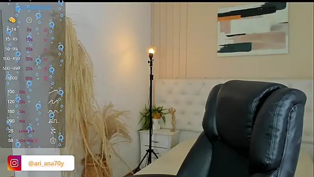 Snapshot of LOISE-XX chatting on November 14, 2025, 6:50 am LOISE-XX online show from November 14, 2025, 6:50 am