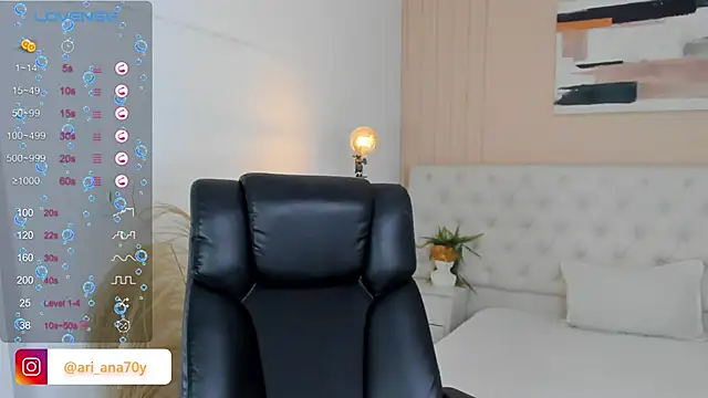 LOISE-XX online show from March 26, 2026, 6:33 am