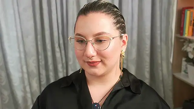 Ximenna Cruz online show from March 26, 2026, 5:11 pm