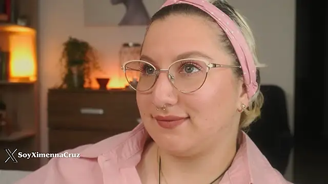 Ximenna Cruz online show from February 18, 2026, 11:39 am