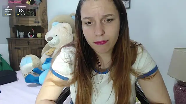 Snapshot of alexia_87 chatting on February 12, 2026, 10:53 pm alexia 87 online show from February 12, 2026, 10:53 pm