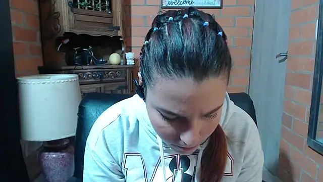 Snapshot of alexia_87 chatting on December 2, 2025, 11:17 pm alexia 87 online show from December 2, 2025, 11:17 pm