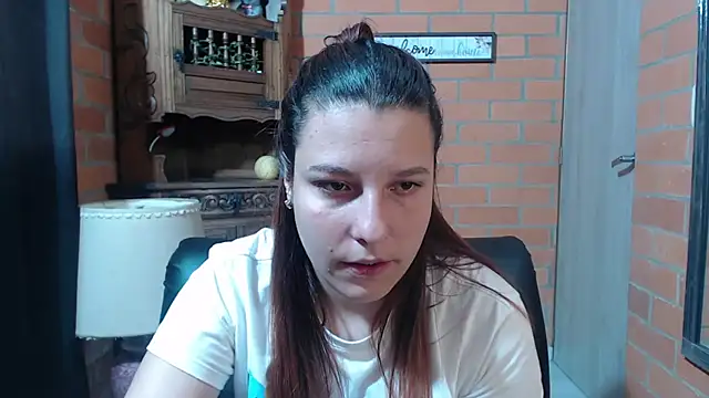 Snapshot of alexia_87 chatting on December 23, 2025, 3:50 am alexia 87 online show from December 23, 2025, 3:50 am