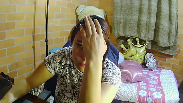 alexia 87 online show from October 27, 2025, 2:56 am