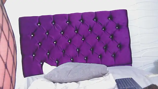 Kendal Sofia online show from December 6, 2024, 10:13 pm