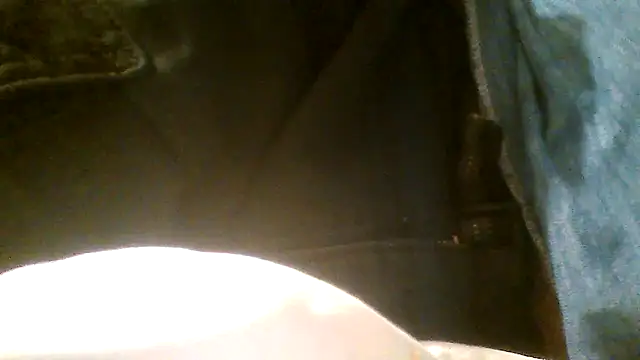 nuttinbuttcock69 online show from May 27, 2026, 4:14 pm