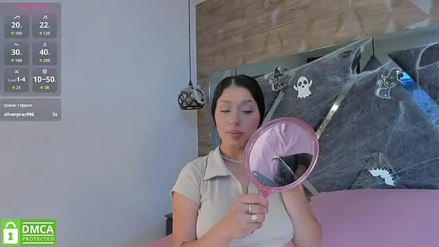 Venus velez  online show from October 26, 2025, 1:33 pm