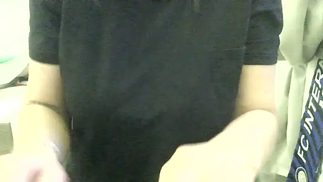 Snapshot of stellamarina85 chatting on March 17, 2025, 5:27 pm stellamarina85 online show from March 17, 2025, 5:27 pm