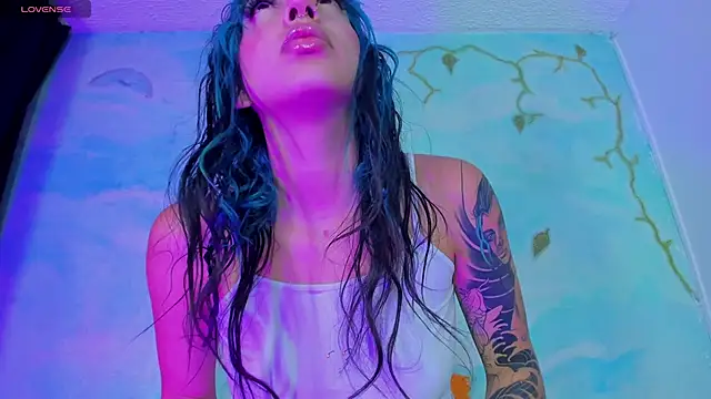 Snapshot of SaturnooStonee chatting on October 22, 2025, 6:35 am SaturnooStonee online show from October 22, 2025, 6:35 am