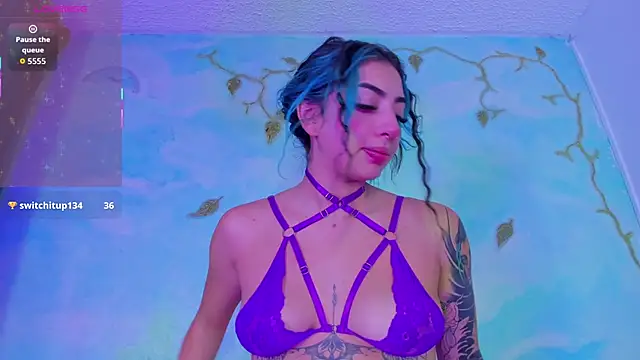 Snapshot of SaturnooStonee chatting on October 25, 2025, 12:43 am SaturnooStonee online show from October 25, 2025, 12:43 am