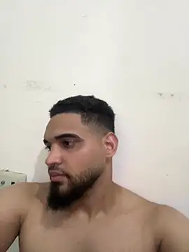 luismanuel 1998 online show from May 4, 2026, 9:06 pm