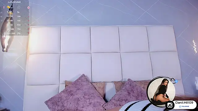 danii hill  online show from September 12, 2025, 4:01 am