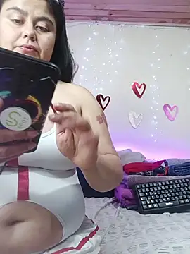 celestehot707rs online show from October 15, 2025, 9:06 am