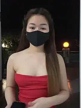 BabyThree  online show from November 25, 2025, 1:33 pm