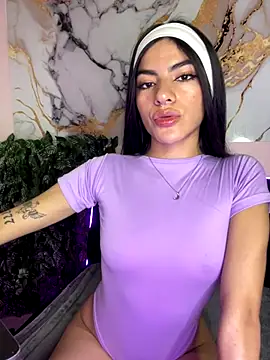 liss hot  online show from October 10, 2025, 10:21 pm