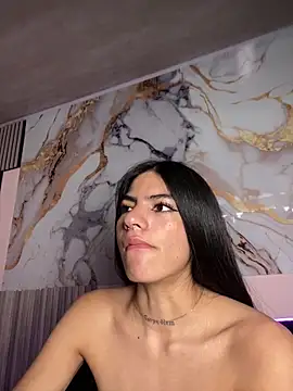 liss hot  online show from October 15, 2025, 7:55 pm