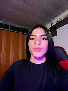 liss hot  online show from October 8, 2025, 7:25 pm