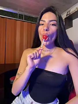 liss hot  online show from October 6, 2025, 9:48 pm