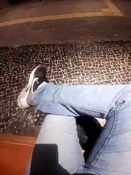 gressw22 online show from April 17, 2026, 12:35 am