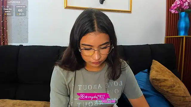 Zayda 1 online show from November 11, 2025, 6:14 pm