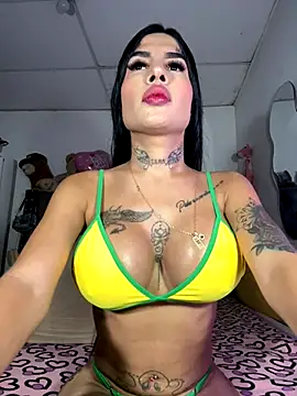 Snapshot of saragill323 chatting on November 18, 2025, 3:59 pm saragill323 online show from November 18, 2025, 3:59 pm