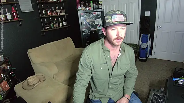 Snapshot of chillinthemosttt chatting on December 3, 2024, 4:20 am chillinthemosttt online show from December 3, 2024, 4:20 am