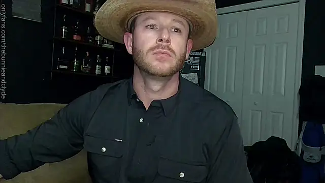 Snapshot of chillinthemosttt chatting on December 6, 2024, 4:19 am chillinthemosttt online show from December 6, 2024, 4:19 am