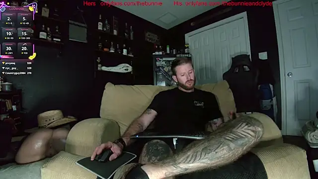 Snapshot of chillinthemosttt chatting on November 18, 2025, 3:21 am chillinthemosttt online show from November 18, 2025, 3:21 am