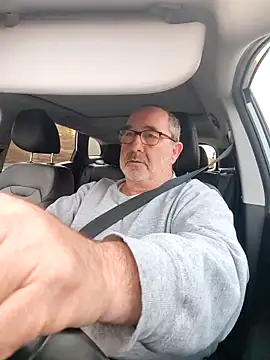 gillou1234 online show from November 10, 2025, 7:35 am