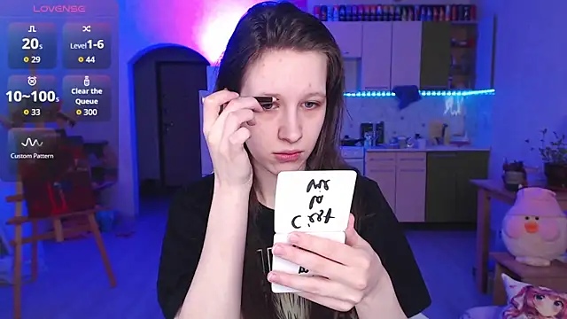 ur kitty   online show from April 4, 2026, 1:06 pm