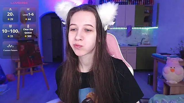 ur kitty   online show from April 12, 2026, 1:03 pm