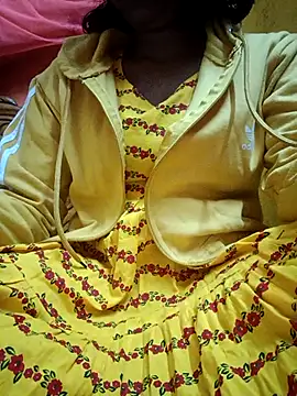 Snapshot of Misti-sona chatting on January 6, 2026, 9:57 am Misti-sona online show from January 6, 2026, 9:57 am