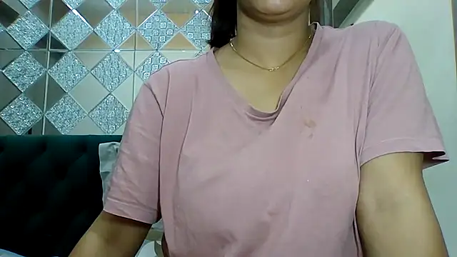 Snapshot of sparkling_queen chatting on November 29, 2025, 4:34 am sparkling queen online show from November 29, 2025, 4:34 am