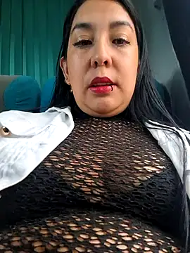 Bella keny online show from October 1, 2025, 4:44 pm