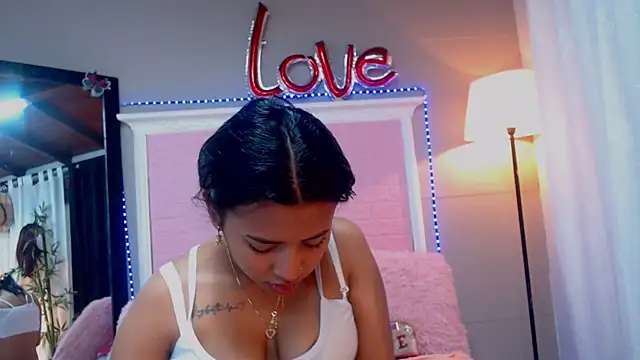 Snapshot of JessyZoe chatting on March 11, 2025, 11:23 am JessyZoe online show from March 11, 2025, 11:23 am
