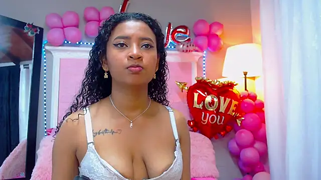 Snapshot of JessyZoe chatting on February 25, 2025, 1:43 pm JessyZoe online show from February 25, 2025, 1:43 pm