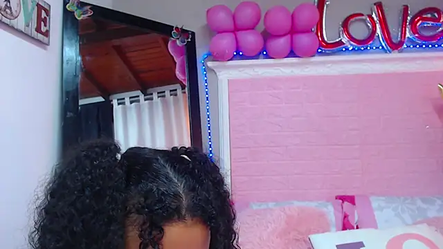 Snapshot of JessyZoe chatting on February 19, 2025, 7:37 pm JessyZoe online show from February 19, 2025, 7:37 pm