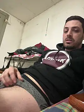 iltoscano95 online show from April 1, 2026, 7:33 pm