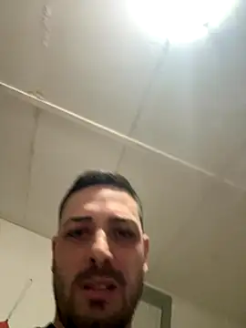 iltoscano95 online show from October 6, 2025, 7:47 pm