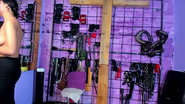 alexia aitanaa  online show from January 17, 2026, 3:32 am